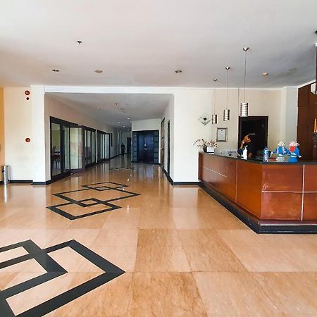 N1 Hotel Tanah Abang Jacarta Exterior foto
